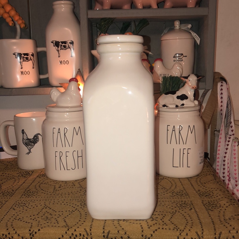 Rae Dunn FARM FRESH Large Milk Jug (Do Not Bundle) - Picture 4 of 12